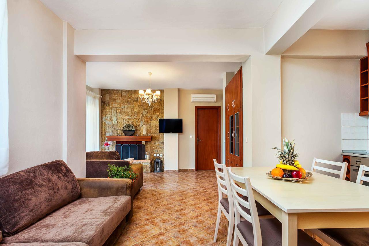 Sunset Villas Посиди Екстериор снимка