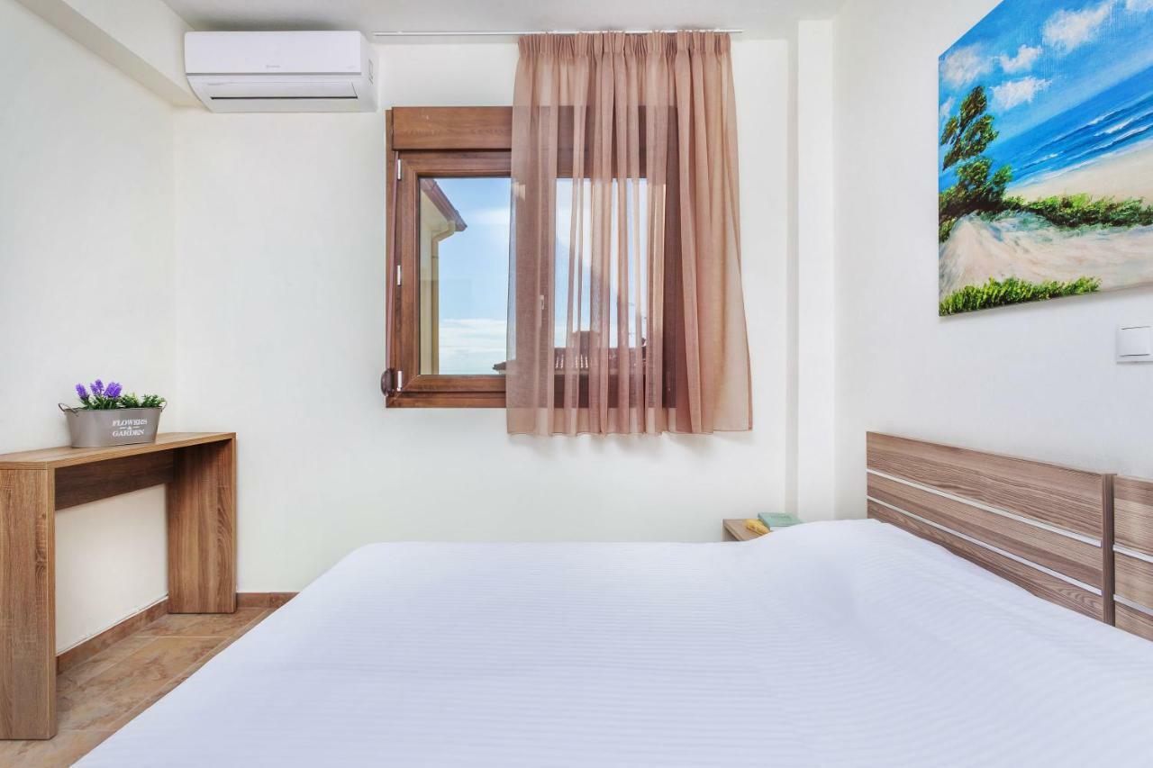 Sunset Villas Посиди Екстериор снимка