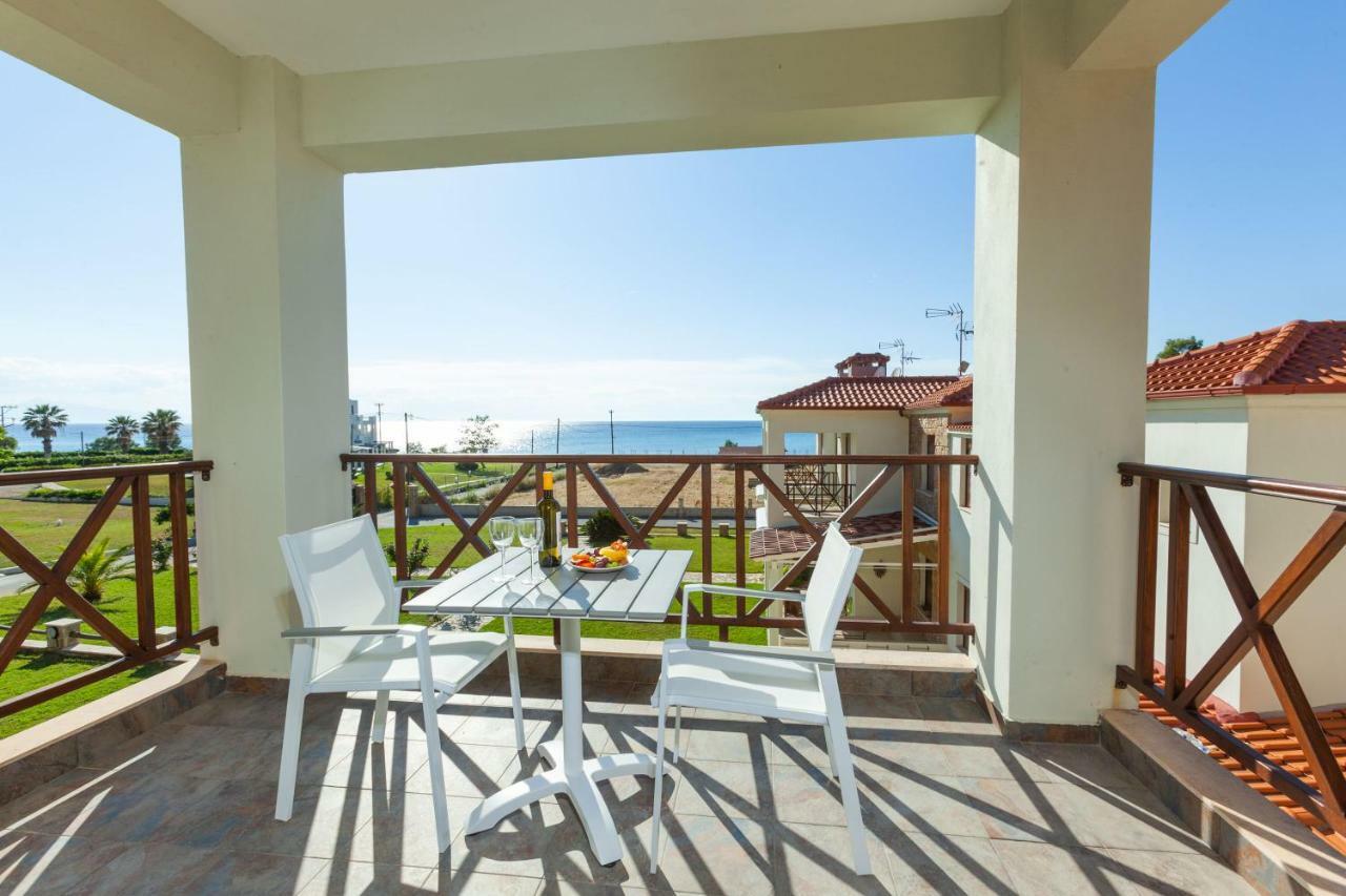 Sunset Villas Посиди Екстериор снимка