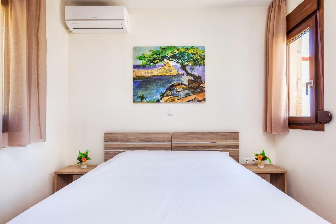 Sunset Villas Посиди Екстериор снимка