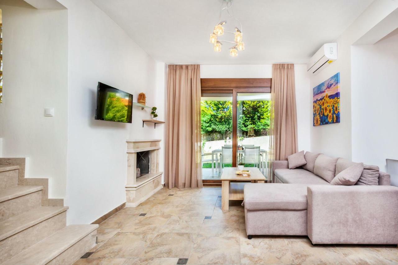 Sunset Villas Посиди Екстериор снимка